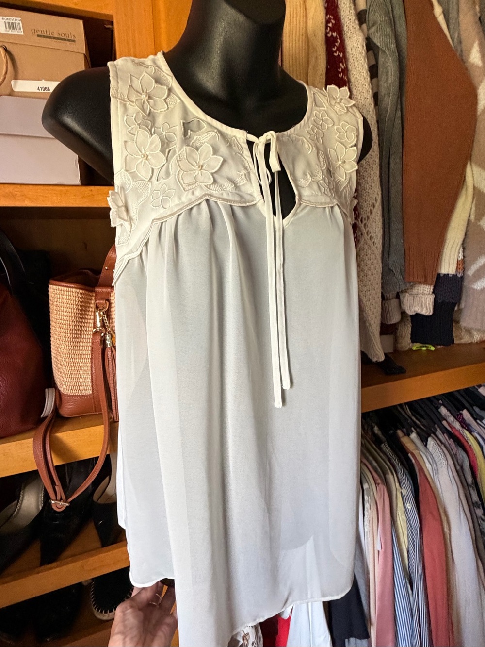 LAUREN CONRAD Women’s Sheer Cream Floral Lace Yoke Sleeveless Blouse